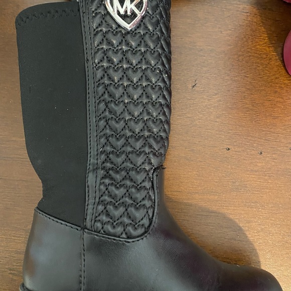 Michael Kors toddler size 5 shoes - Picture 2 of 4